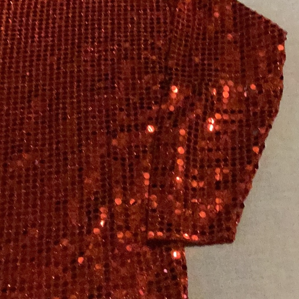 Red top - Picture 2 of 4